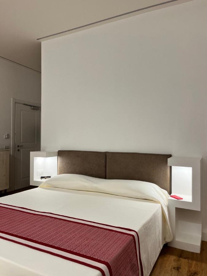 Dimora Elle Hotel La Maddalena  Bagian luar foto
