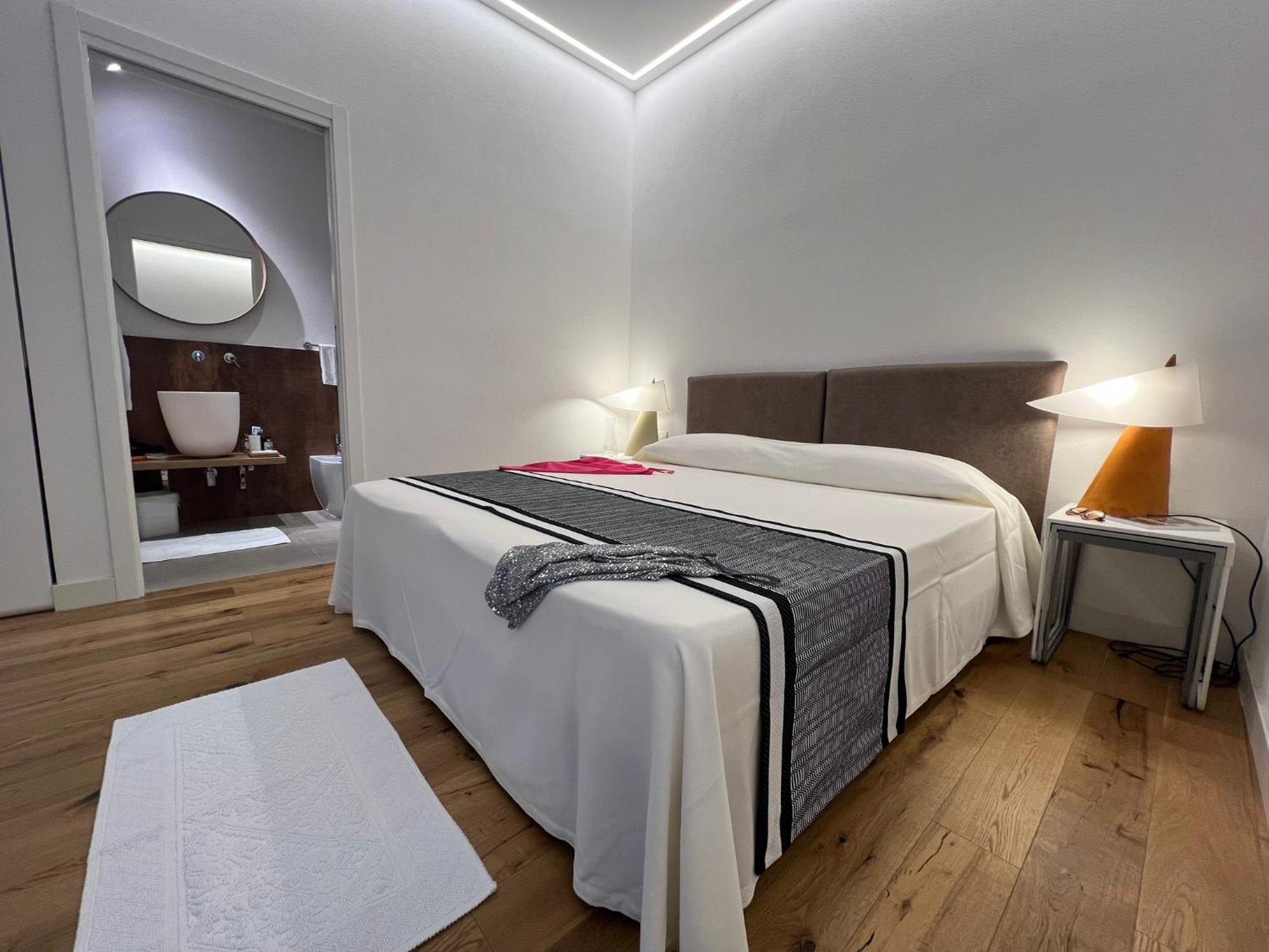 Dimora Elle Hotel La Maddalena  Bagian luar foto
